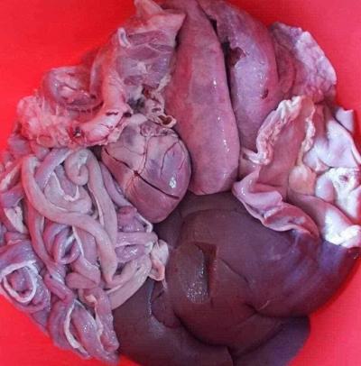 Bộ lòng heo sống giá bao nhiêu tiền